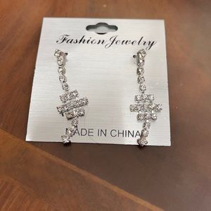 Fashion Jewelry Rhinestone stud hanging design NWT